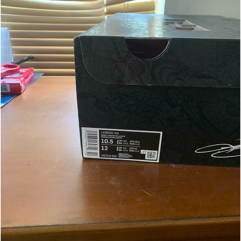 Brand new Lebron James Valentine’s Day, Nike, tennis shoes size 10 1/2 with box